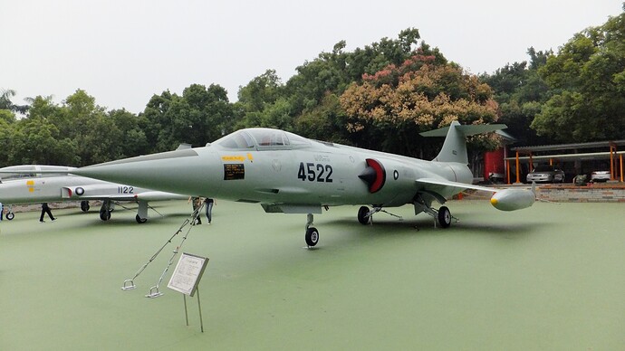 ROCAF_F-104J_4522_in_Chengkungling_Oct20