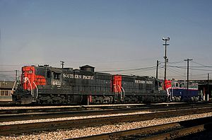 300px-SP_4451_4450_and_3187_Lenzen_Apr_8